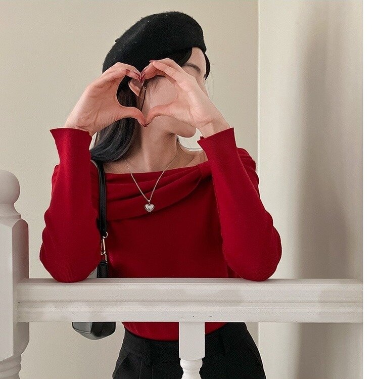 러브시그널 리본 스퀘어 오프숄더 소매 트임 긴팔 니트 레드