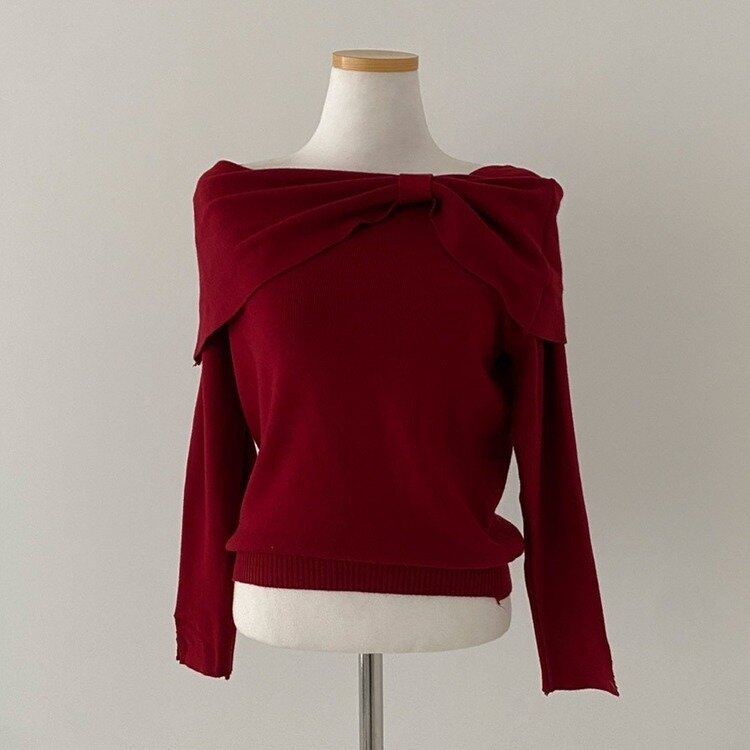 러브시그널 리본 스퀘어 오프숄더 소매 트임 긴팔 니트