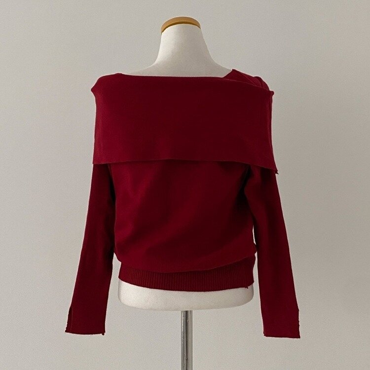 러브시그널 리본 스퀘어 오프숄더 소매 트임 긴팔 니트