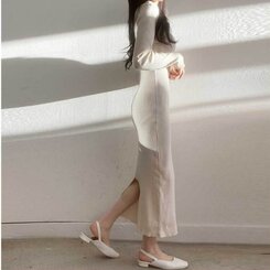 スリムフィットリブVネックニットロングワンピース｜ロングワンピース
