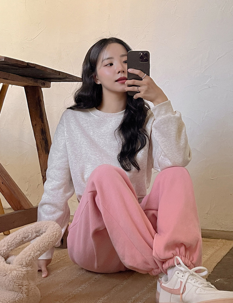 (18컬러) 모먼트 세미크롭 긴팔티 맨투맨 오트베이지