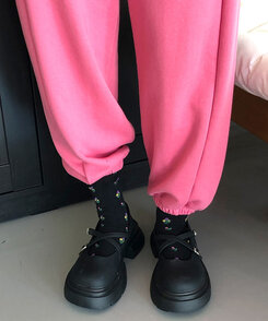 靴下・タイツ フラワーケーブルソックス BLACK