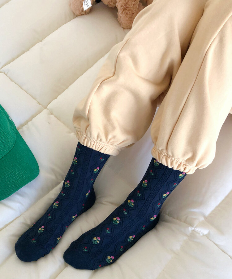 フラワーケーブルソックス NAVY