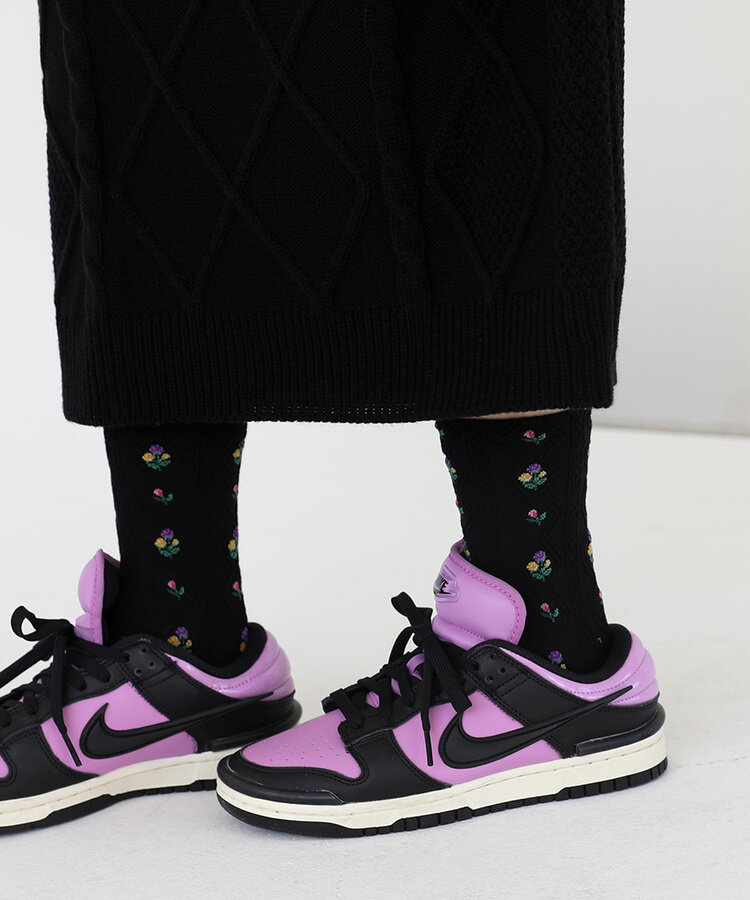 フラワーケーブルソックス BLACK