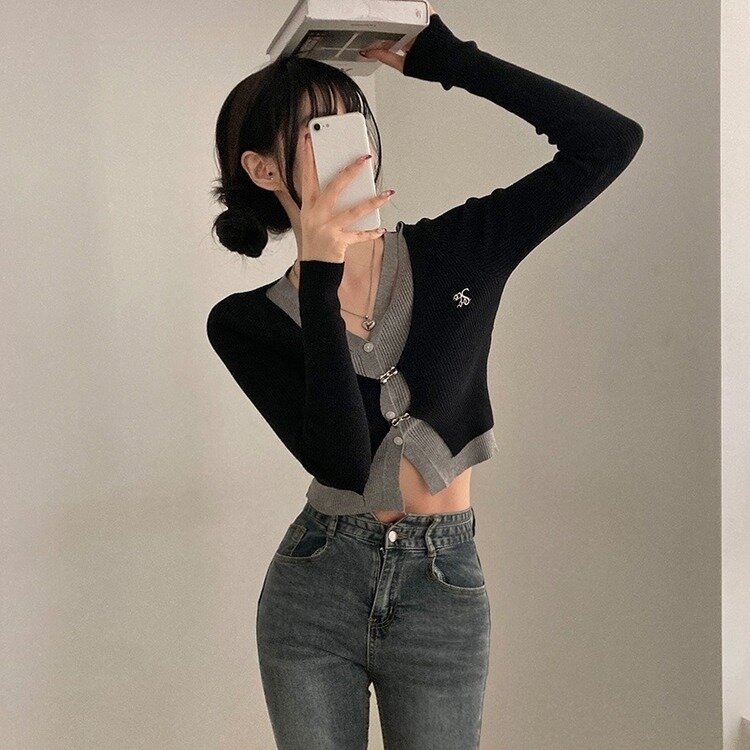 디테일 완성 일체형 리셋 레이어드 배색 버클 언발 트임 일체형 골지 크롭 니트 가디건 블랙