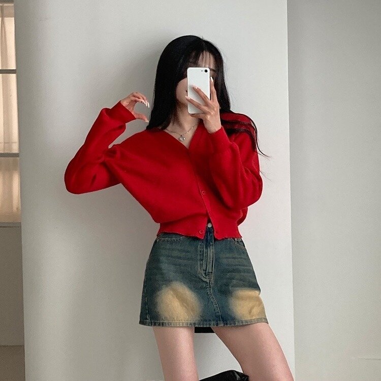 데일리 오오티디추천 브이넥 크롭 니트 가디건 레드