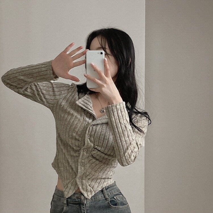 티스푼 부드러운 셔링 골지 카라 니트 가디건 베이지