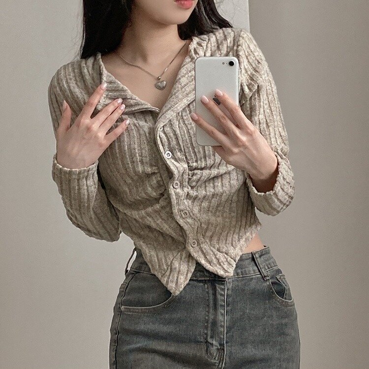 티스푼 부드러운 셔링 골지 카라 니트 가디건 베이지