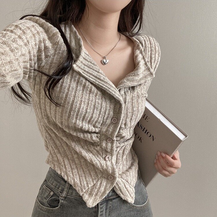 티스푼 부드러운 셔링 골지 카라 니트 가디건 베이지