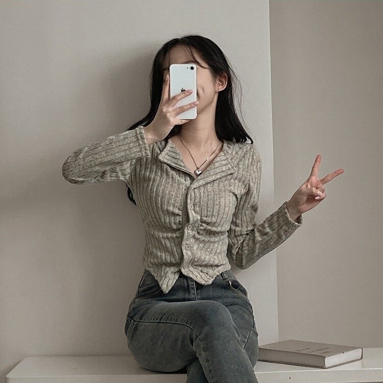 티스푼 부드러운 셔링 골지 카라 니트 가디건 베이지