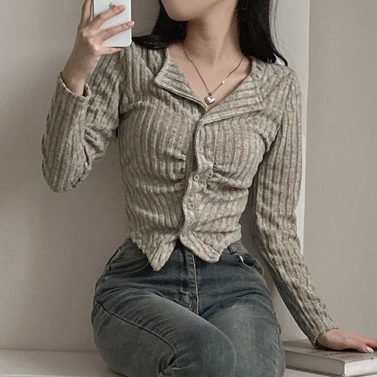 티스푼 부드러운 셔링 골지 카라 니트 가디건 베이지