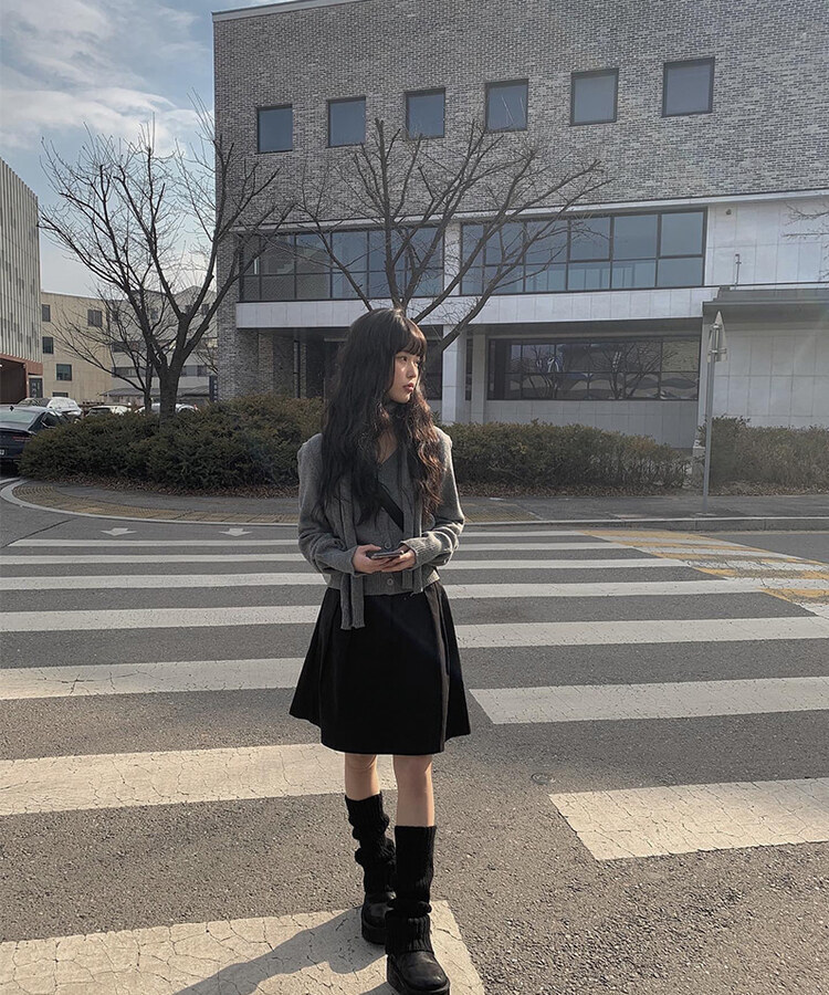 タックフレアコットンミディスカート BLACK