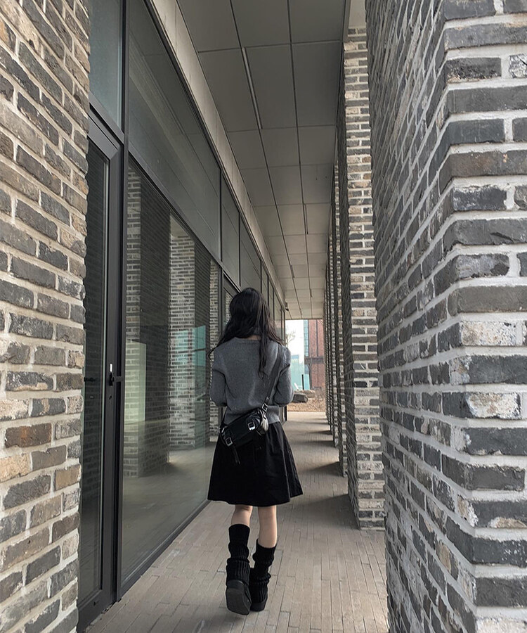 タックフレアコットンミディスカート BLACK