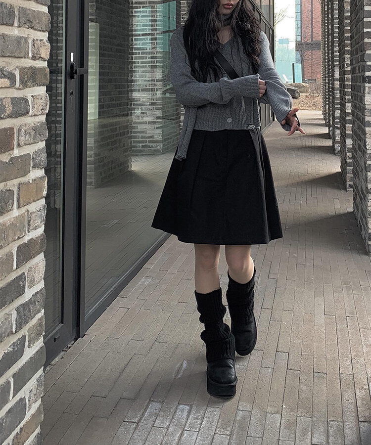 タックフレアコットンミディスカート BLACK