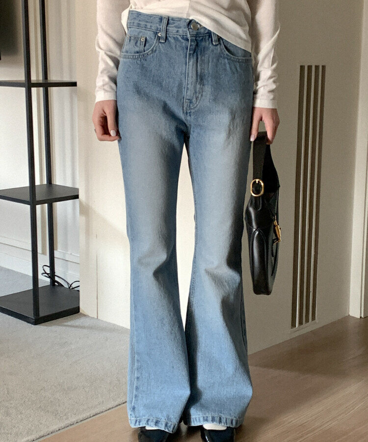 ブーツカットライトブルーデニムパンツ｜デニム｜韓国