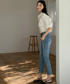 デニム スリムストレートフィットアンクルデニムパンツ DENIM