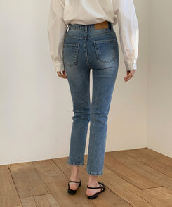 デニム スリムストレートフィットアンクルデニムパンツ DENIM