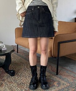 CHANEL BOUTIQUE ダークデニムミニスカート CHANEL BOUTIQUE ダークデニムミニスカート デニムドッキングチェック