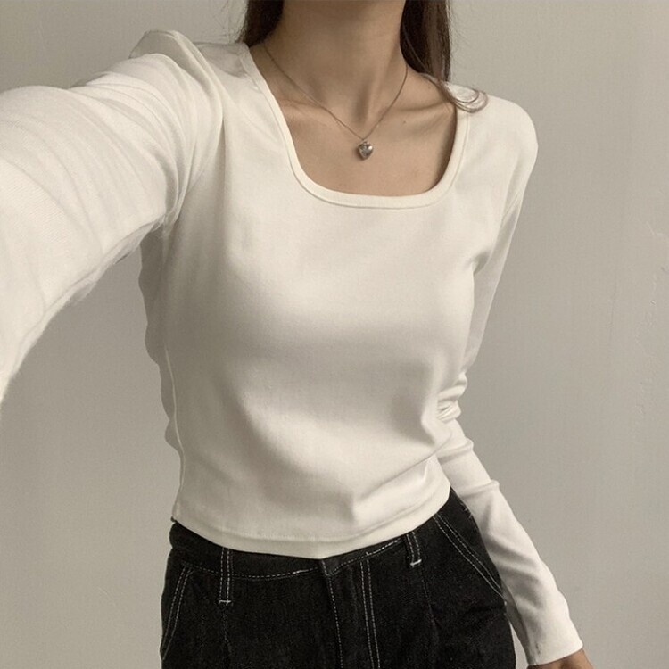 가을 유넥 간절기 긴팔 티셔츠 세미 크롭 슬림핏 니트 긴팔티 아이보리