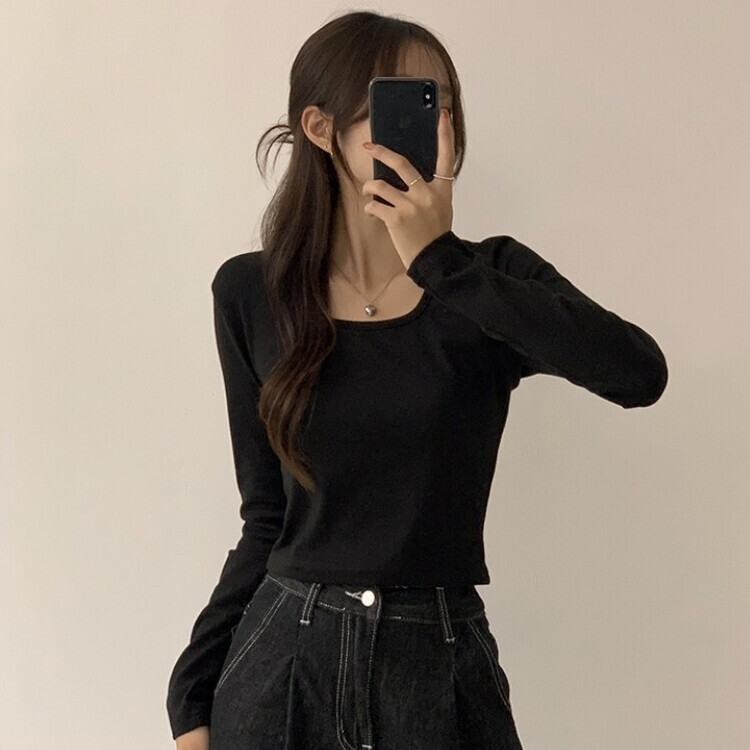 가을 유넥 간절기 긴팔 티셔츠 세미 크롭 슬림핏 니트 긴팔티 블랙