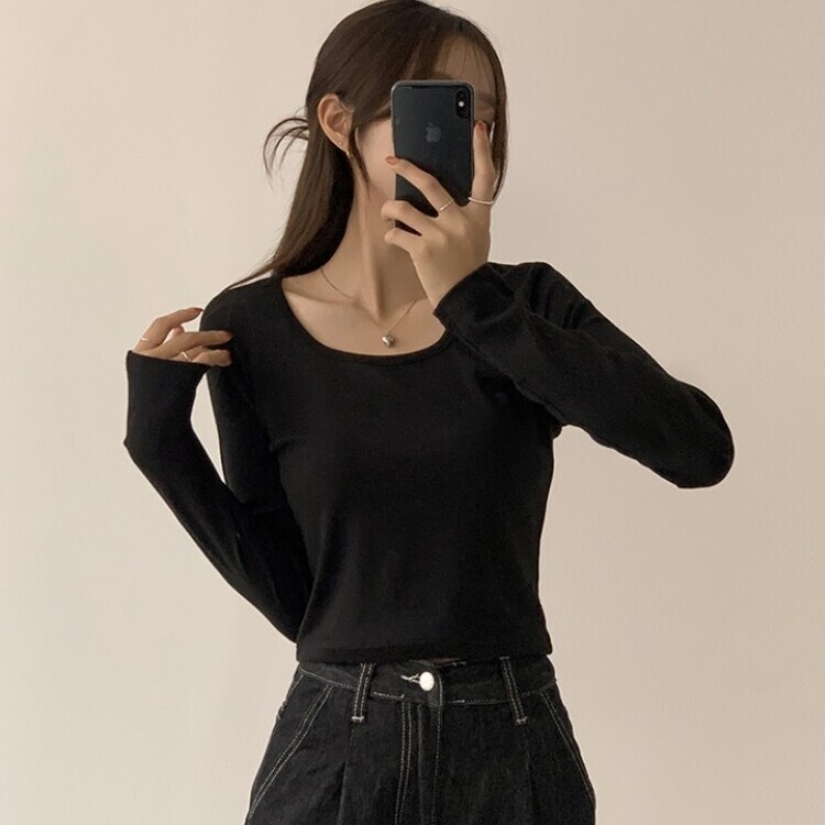 가을 유넥 간절기 긴팔 티셔츠 세미 크롭 슬림핏 니트 긴팔티 블랙