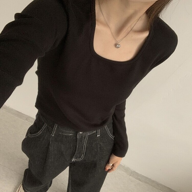 가을 유넥 간절기 긴팔 티셔츠 세미 크롭 슬림핏 니트 긴팔티 블랙