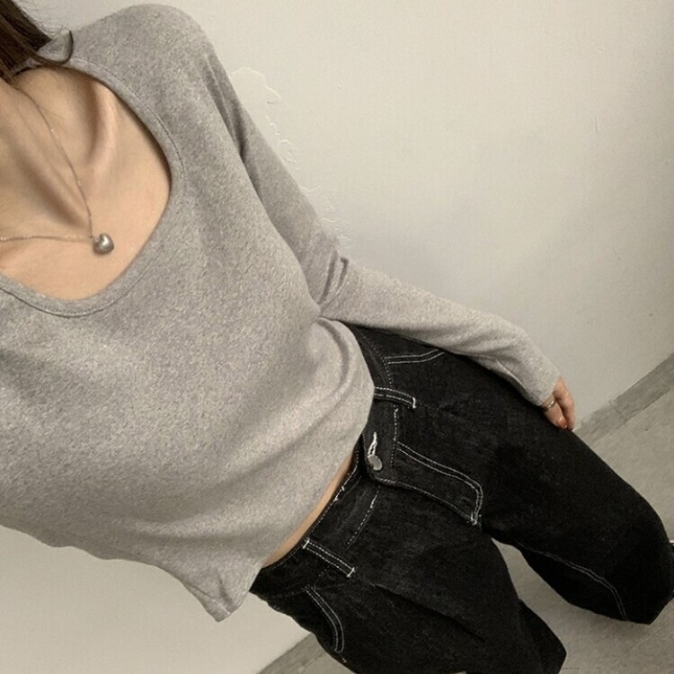 가을 유넥 간절기 긴팔 티셔츠 세미 크롭 슬림핏 니트 긴팔티 그레이