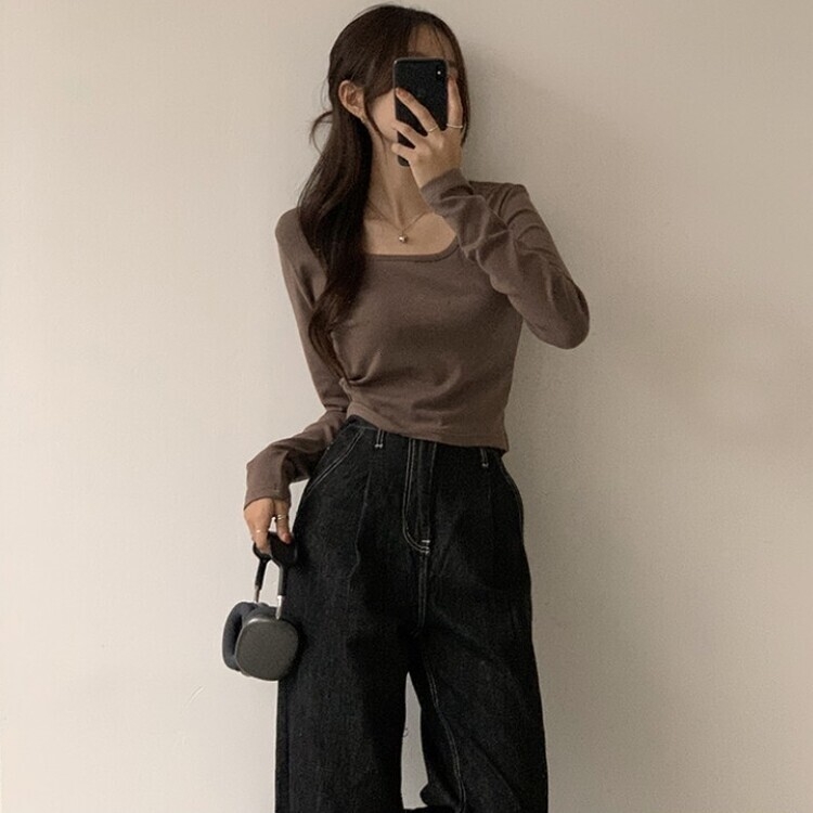 가을 유넥 간절기 긴팔 티셔츠 세미 크롭 슬림핏 니트 긴팔티 브라운