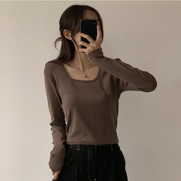 가을 유넥 간절기 긴팔 티셔츠 세미 크롭 슬림핏 니트 긴팔티 브라운