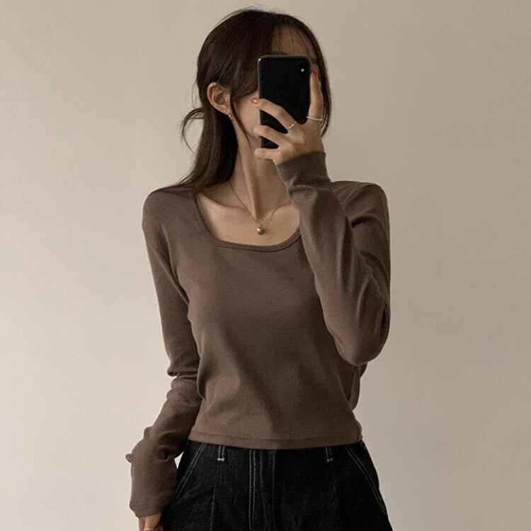 가을 유넥 간절기 긴팔 티셔츠 세미 크롭 슬림핏 니트 긴팔티 브라운