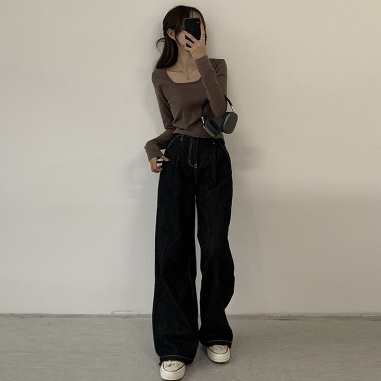 가을 유넥 간절기 긴팔 티셔츠 세미 크롭 슬림핏 니트 긴팔티 브라운