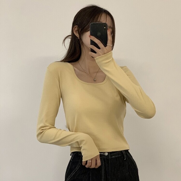 가을 유넥 간절기 긴팔 티셔츠 세미 크롭 슬림핏 니트 긴팔티 버터