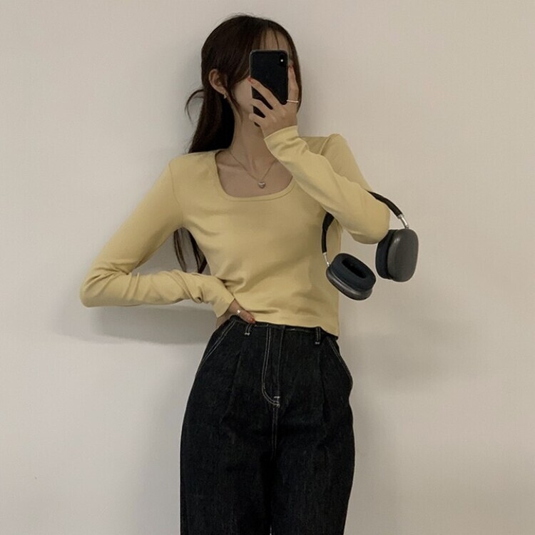 가을 유넥 간절기 긴팔 티셔츠 세미 크롭 슬림핏 니트 긴팔티 버터