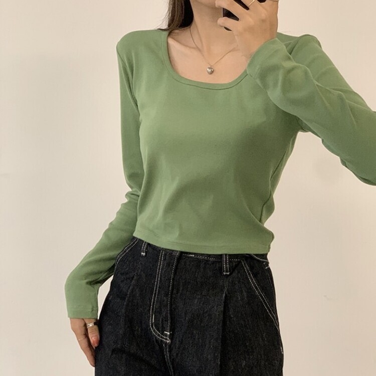 가을 유넥 간절기 긴팔 티셔츠 세미 크롭 슬림핏 니트 긴팔티 카키