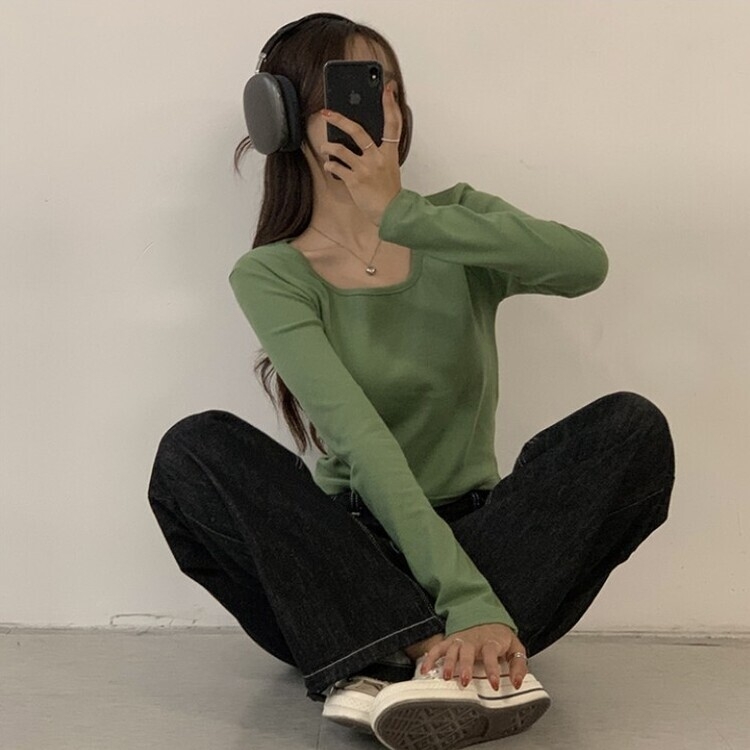 가을 유넥 간절기 긴팔 티셔츠 세미 크롭 슬림핏 니트 긴팔티 카키