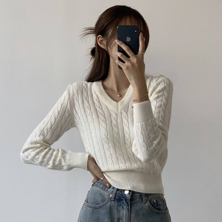겨울 브이넥 꽈배기 허리잘록 숏 긴팔 니트 아이보리