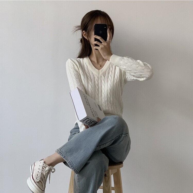 겨울 브이넥 꽈배기 허리잘록 숏 긴팔 니트 아이보리