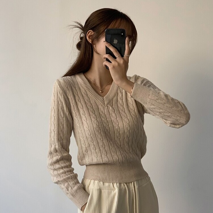 겨울 브이넥 꽈배기 허리잘록 숏 긴팔 니트 베이지