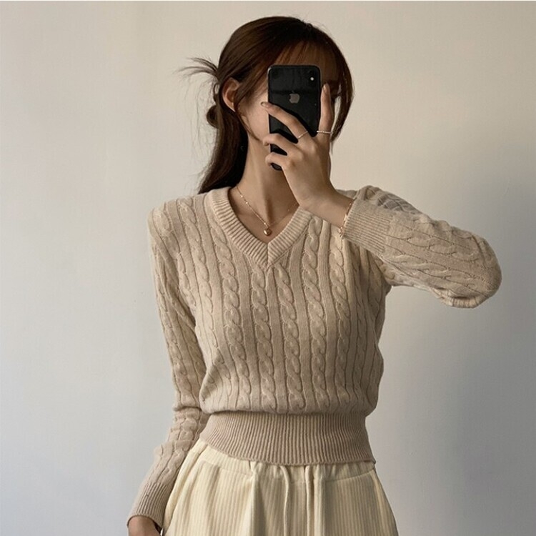 겨울 브이넥 꽈배기 허리잘록 숏 긴팔 니트 베이지