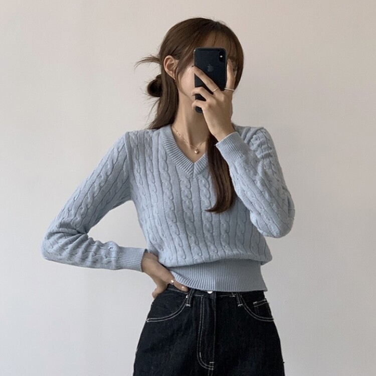 겨울 브이넥 꽈배기 허리잘록 숏 긴팔 니트 스카이블루