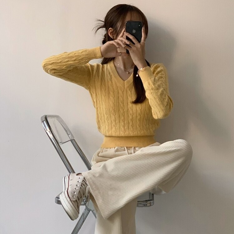 겨울 브이넥 꽈배기 허리잘록 숏 긴팔 니트 옐로우
