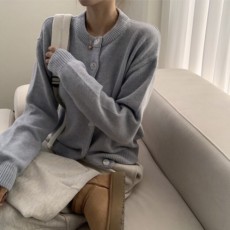 폭닥함의 정석 아방핏 겨울 라운드 단추 긴팔 오버핏 니트 가디건 소라