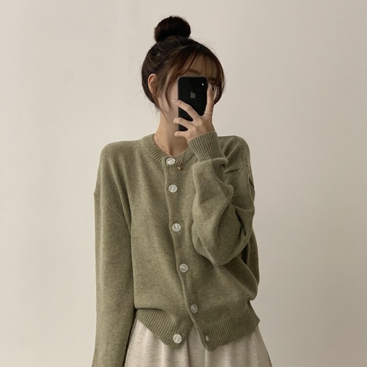 폭닥함의 정석 아방핏 겨울 라운드 단추 긴팔 오버핏 니트 가디건 올리브