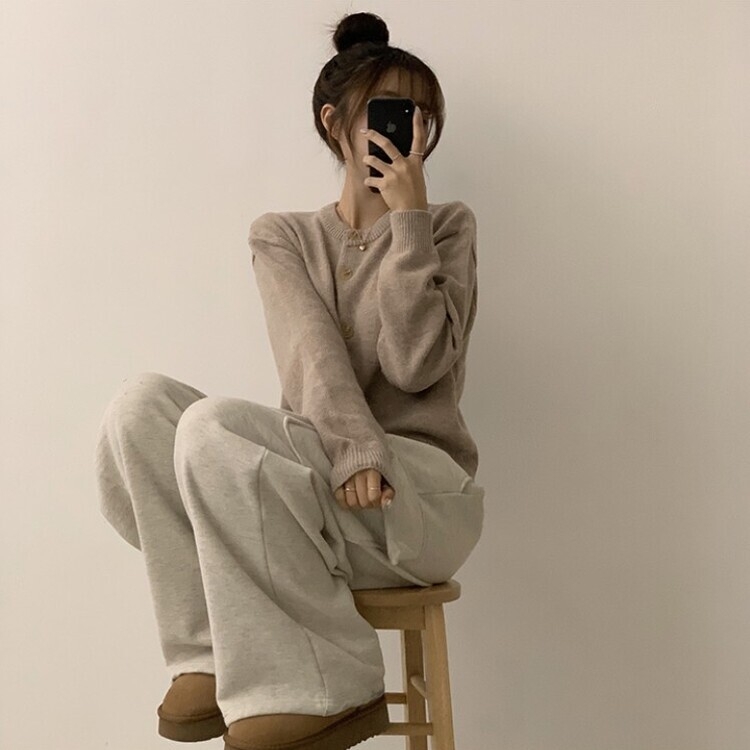 폭닥함의 정석 아방핏 겨울 라운드 단추 긴팔 오버핏 니트 가디건 베이지