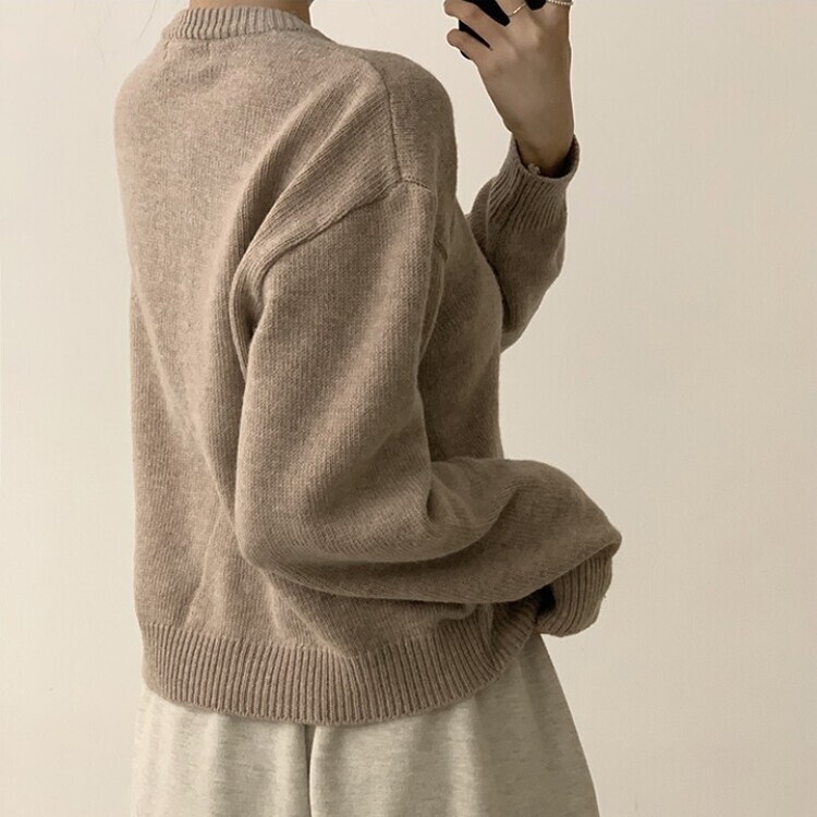 폭닥함의 정석 아방핏 겨울 라운드 단추 긴팔 오버핏 니트 가디건 베이지