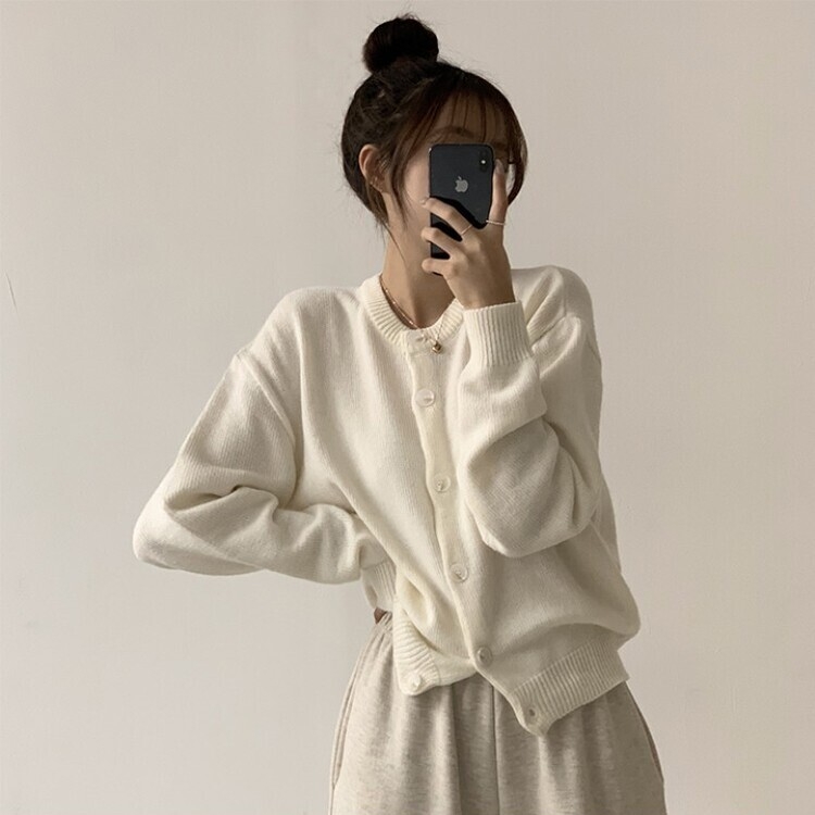 폭닥함의 정석 아방핏 겨울 라운드 단추 긴팔 오버핏 니트 가디건 아이보리
