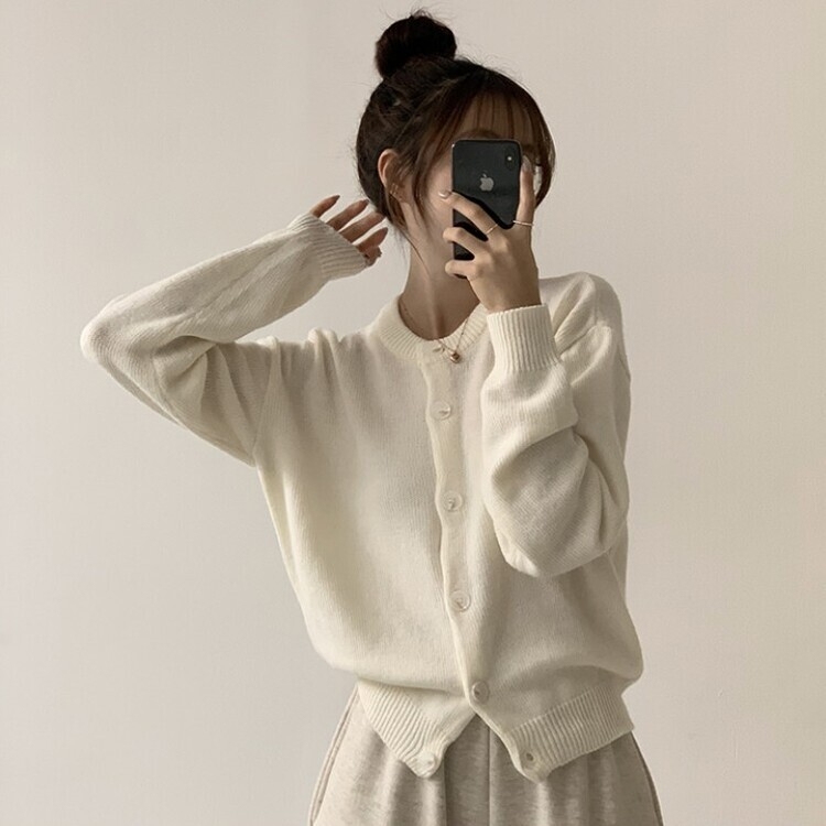 폭닥함의 정석 아방핏 겨울 라운드 단추 긴팔 오버핏 니트 가디건 아이보리