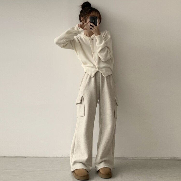 폭닥함의 정석 아방핏 겨울 라운드 단추 긴팔 오버핏 니트 가디건 아이보리