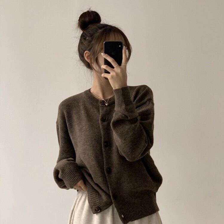 폭닥함의 정석 아방핏 겨울 라운드 단추 긴팔 오버핏 니트 가디건 브라운