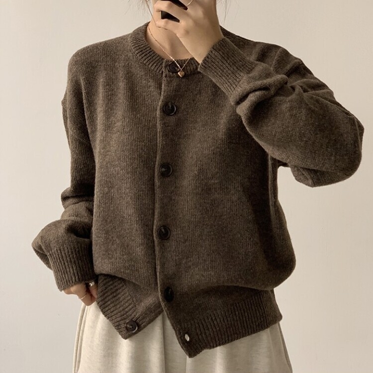 폭닥함의 정석 아방핏 겨울 라운드 단추 긴팔 오버핏 니트 가디건 브라운